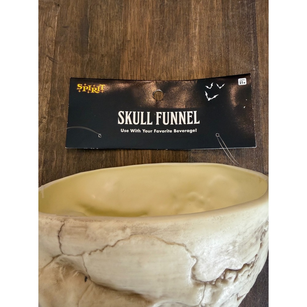 NWT Spirit Halloween Skull Funnel Beverage‎ Bong Flexible Spine Bone Plastic